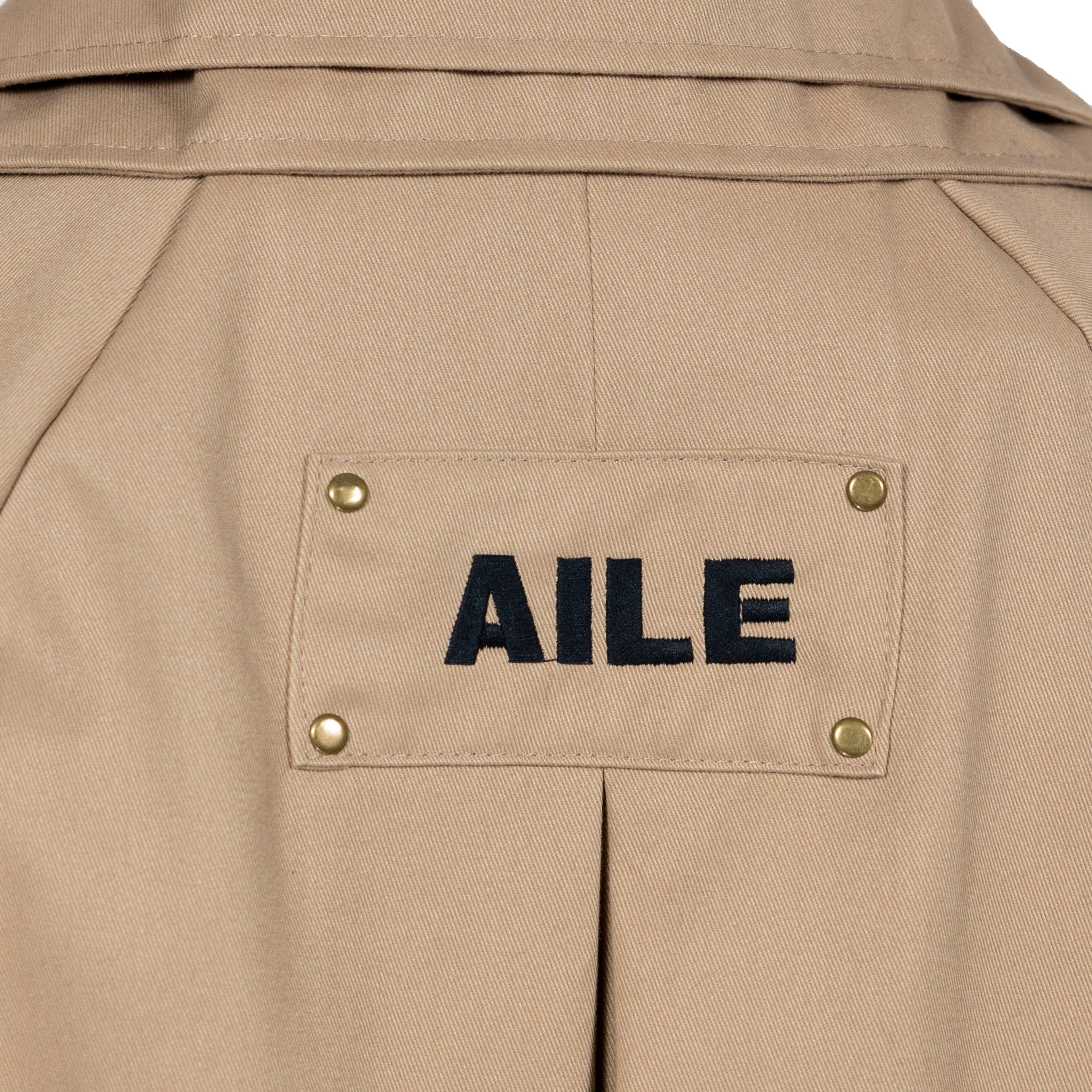 Gabardina AILE BRAND beis artesanal hecha a mano en Vigo, Galicia.