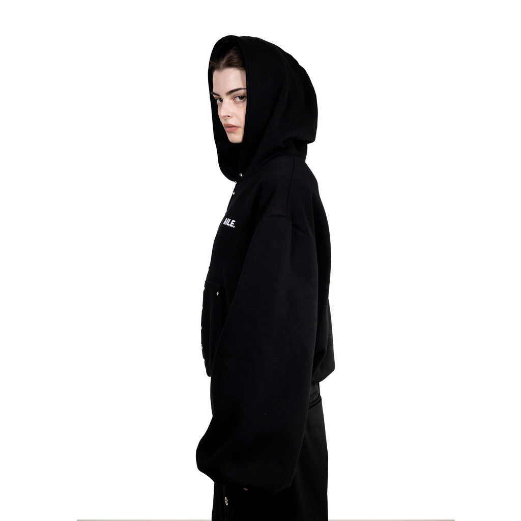 Hoodie artesanal AILE,Diseñada y confeccionada en Galicia. Streetwear premium pensado para durar