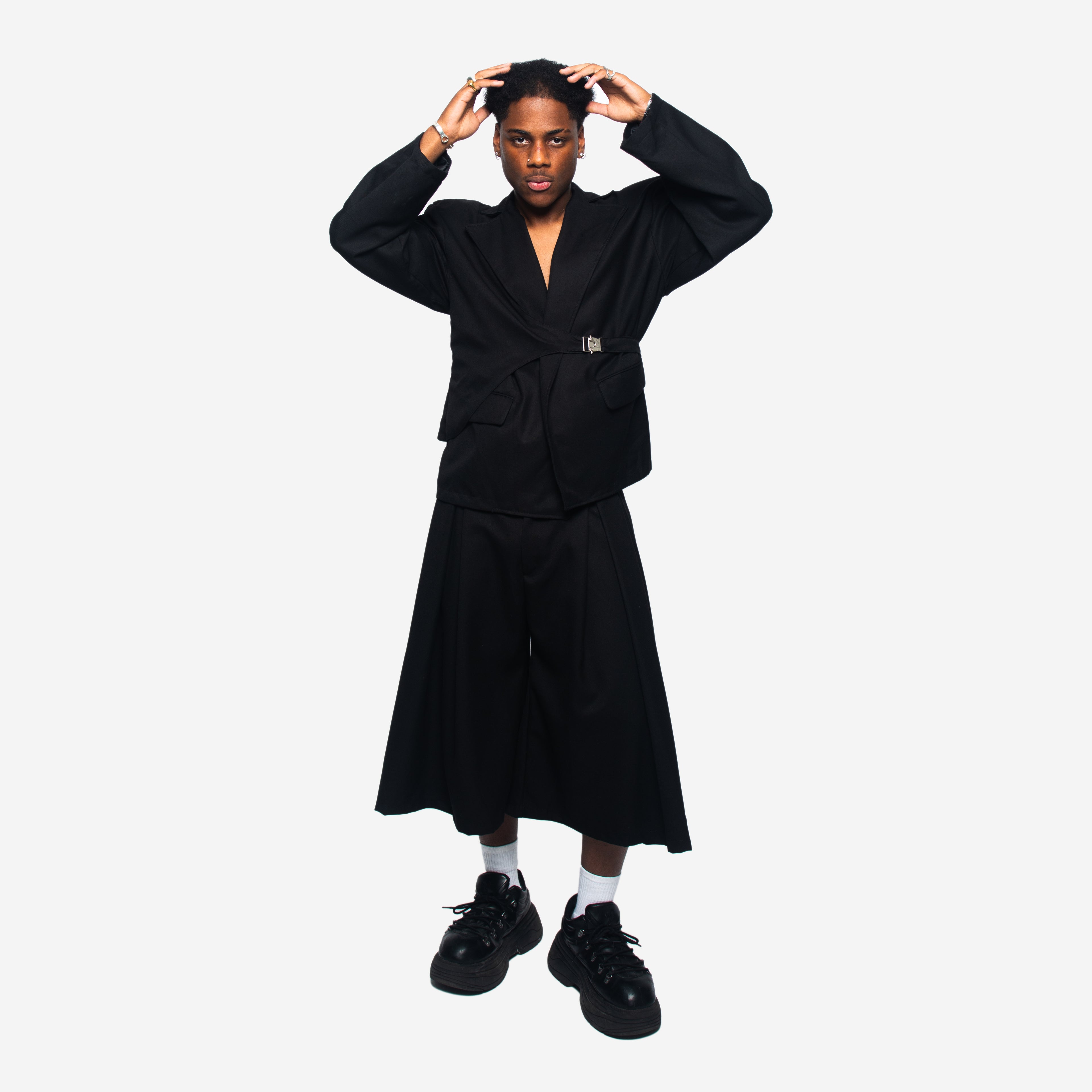 ARNÉS BLACK BLAZER PRE-ORDER