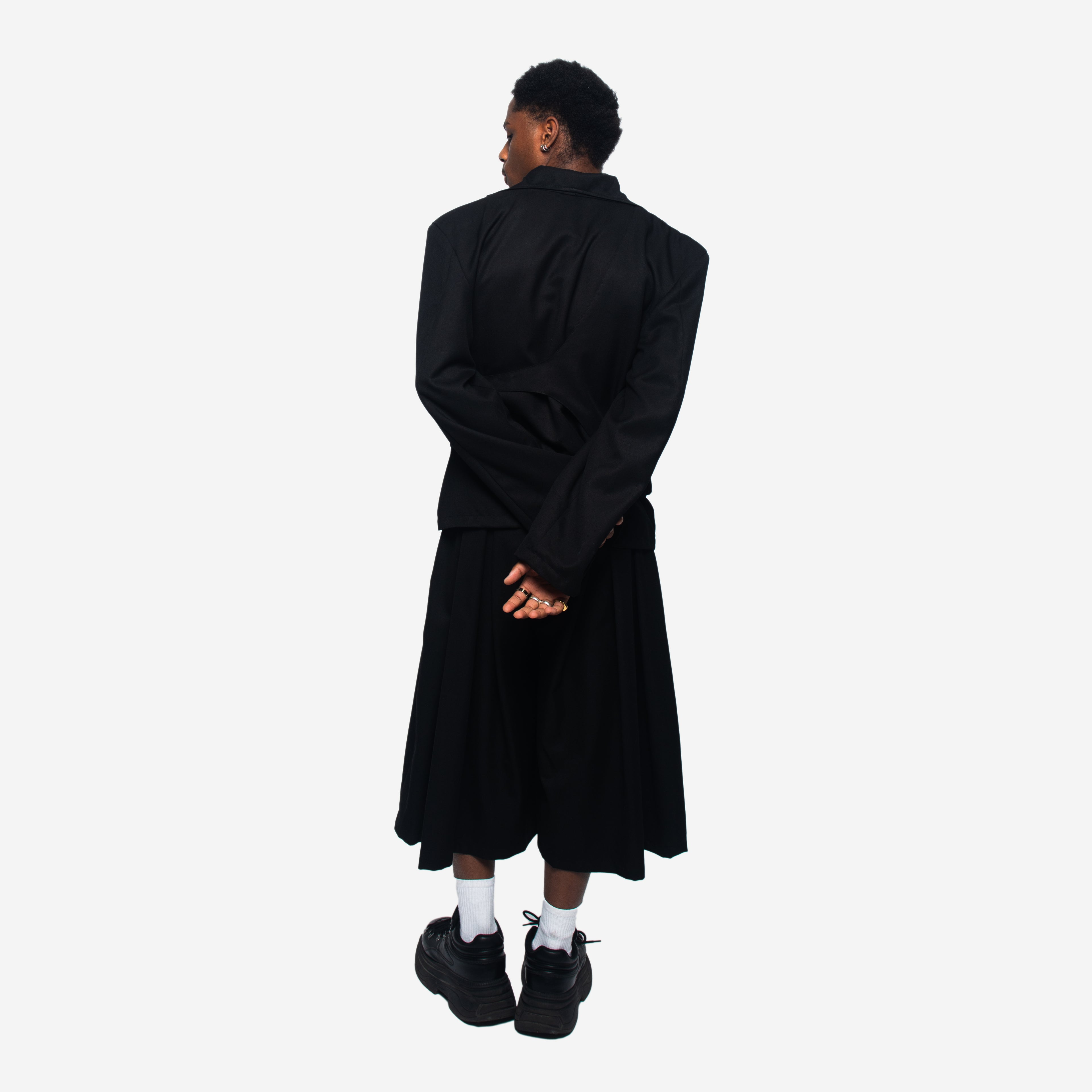 ARNÉS BLACK BLAZER PRE-ORDER