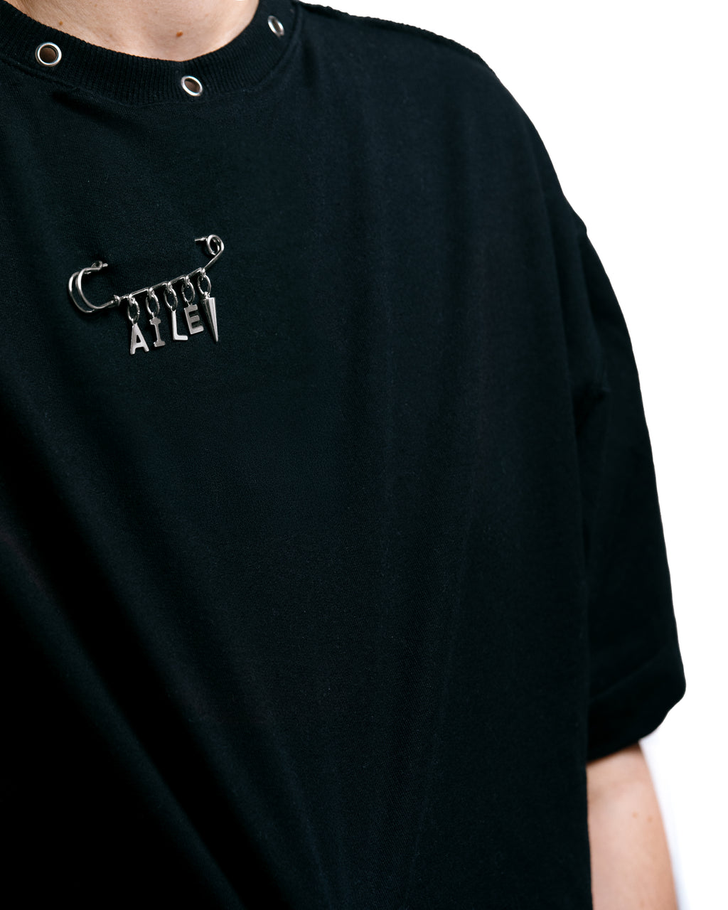 ALL OUR GARMENTS ARE PATTERNED FROM 0, DESIGNED AND HANDMADE IN VIGO.