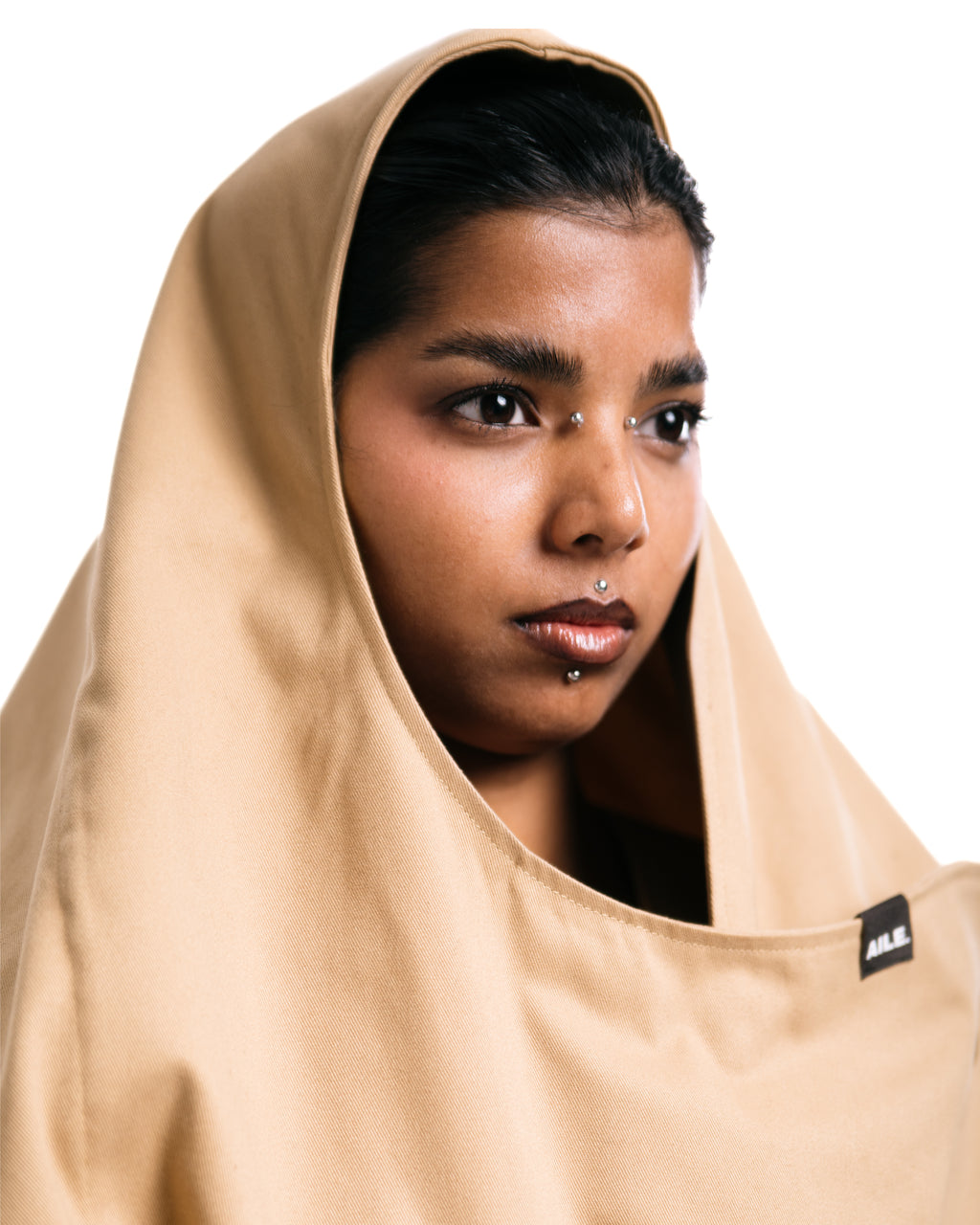 HOOD TWILL JACKET IN BEIGE