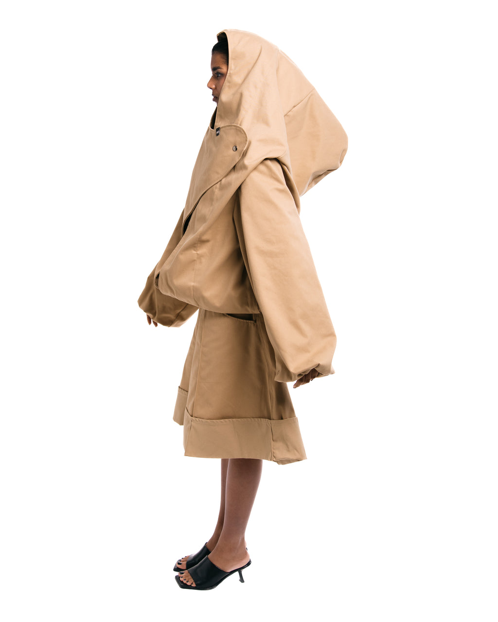 HOOD TWILL JACKET IN BEIGE