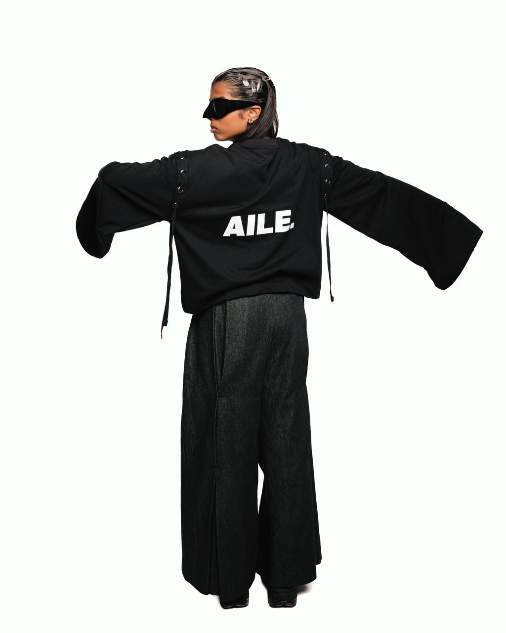 Handmade long-sleeved t-shirt designed and made in Vigo by AILE BRAND
