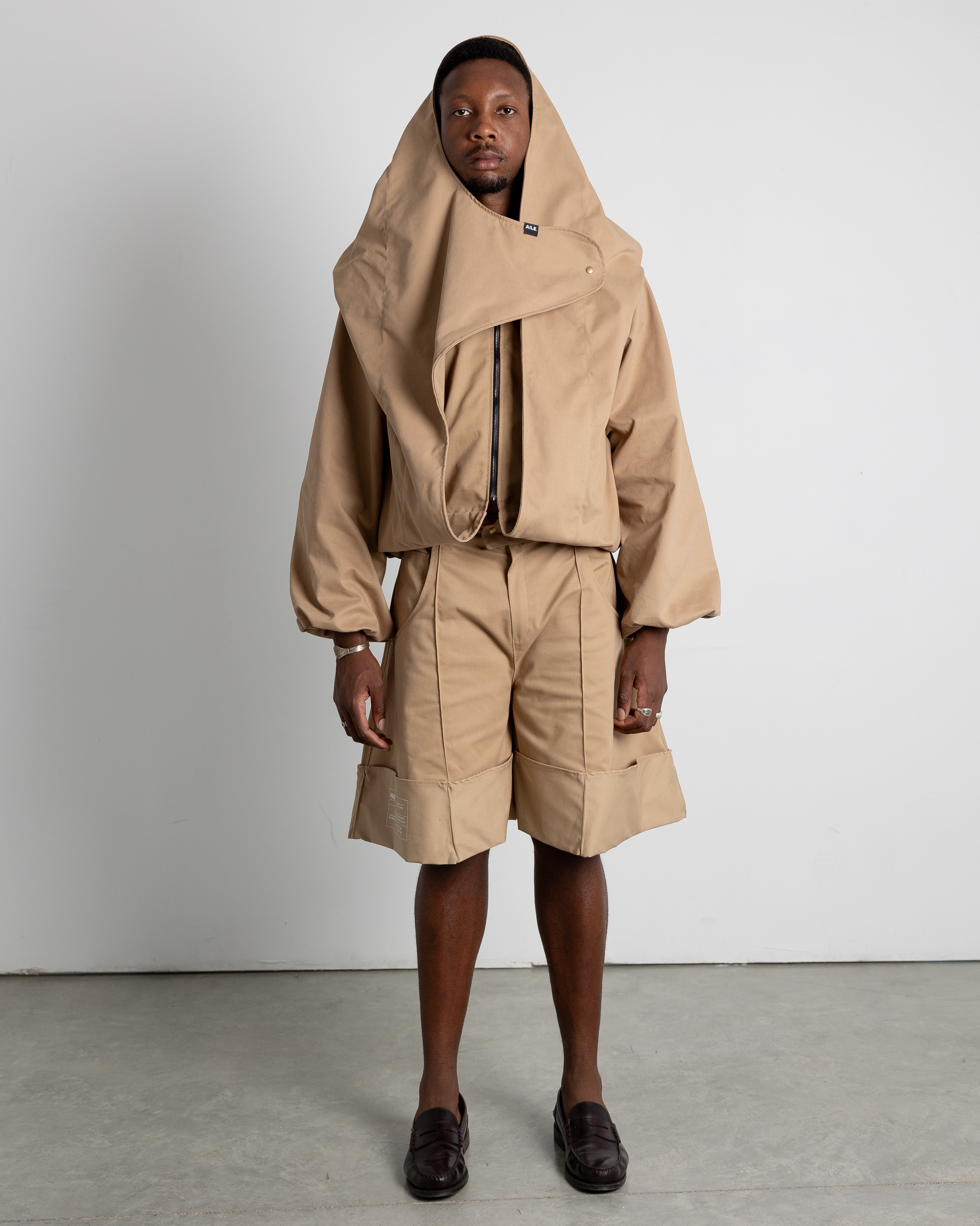 HOOD TWILL JACKET IN BEIGE