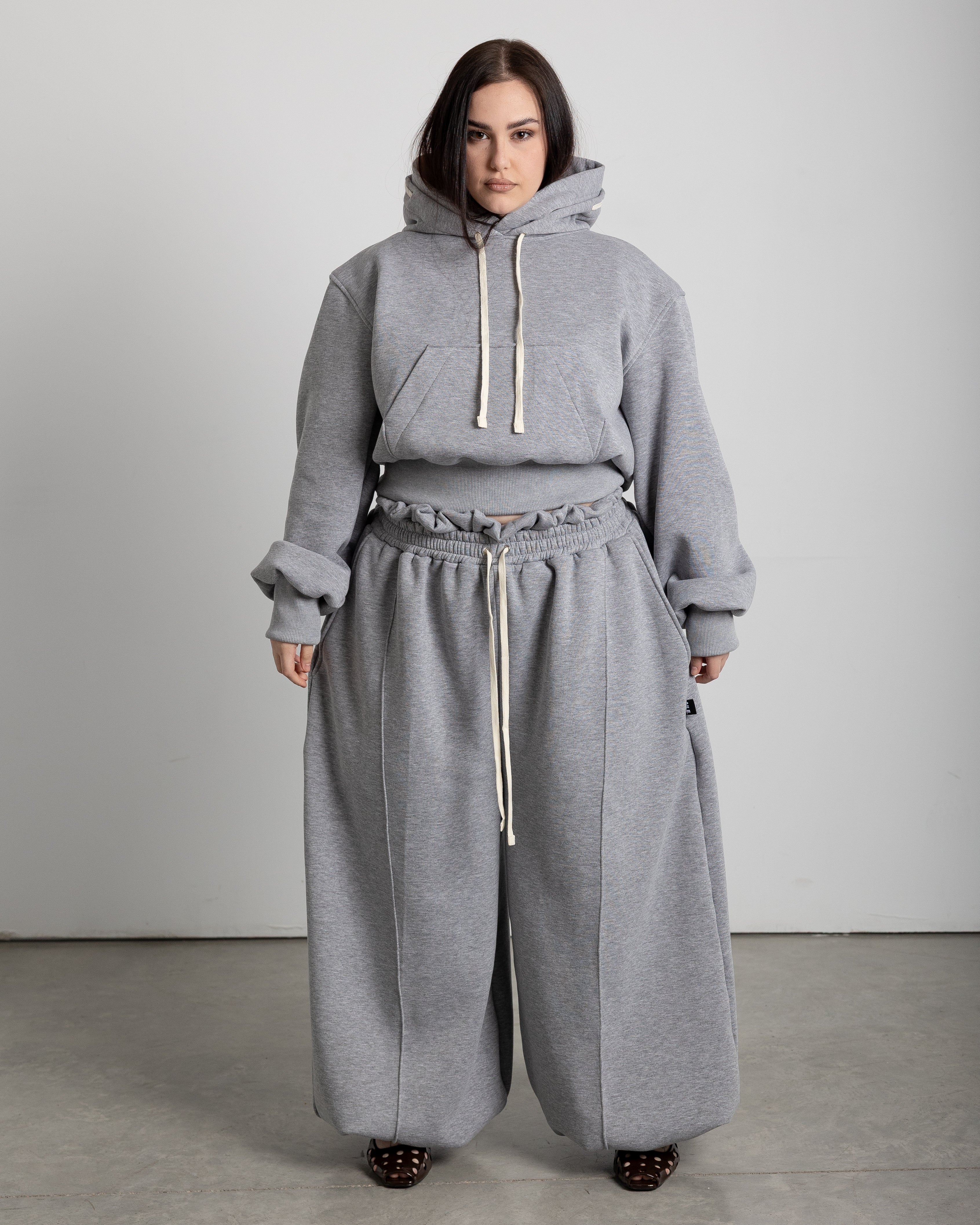 GREY PLEATED BACK HOODIE